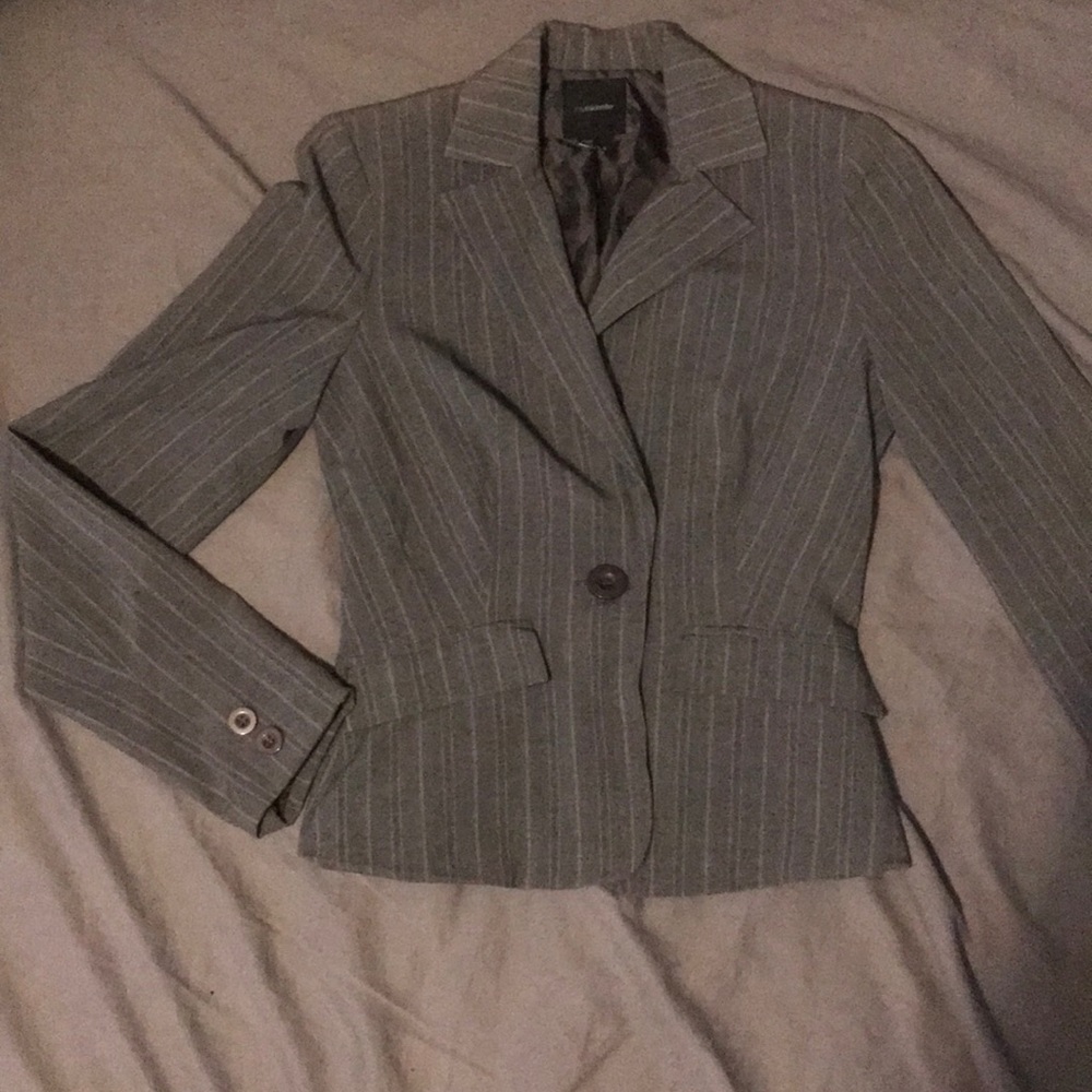 Gray pinstripe one button blazer.